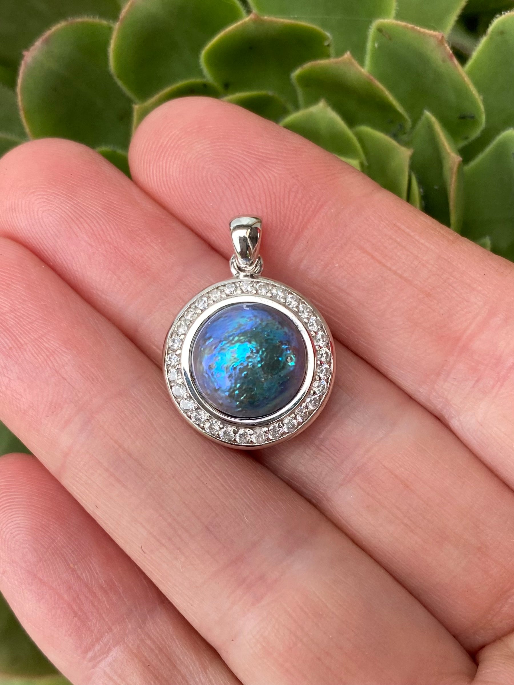 Luxe Pendant (medium)