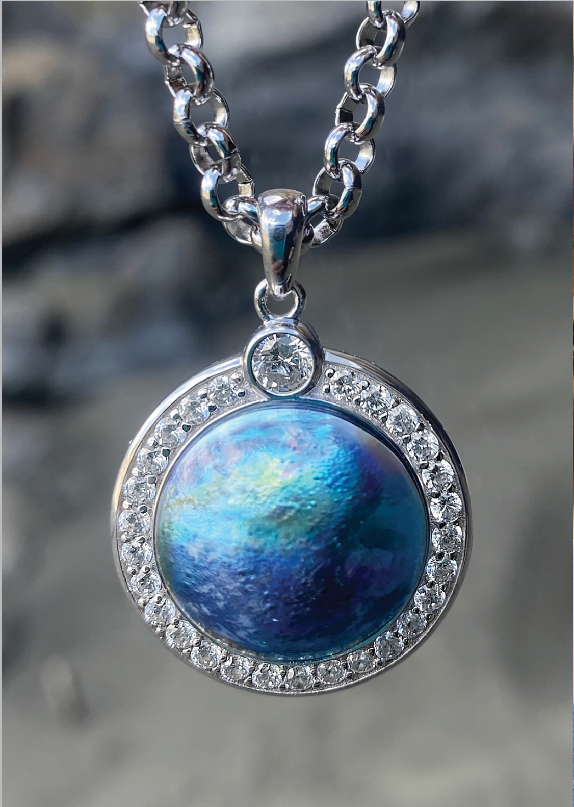 Aria pendant