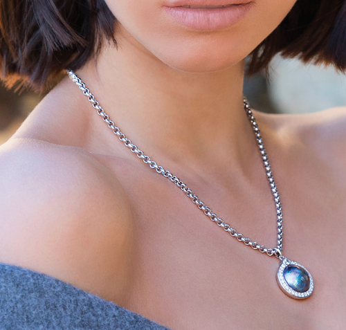 Aria pendant